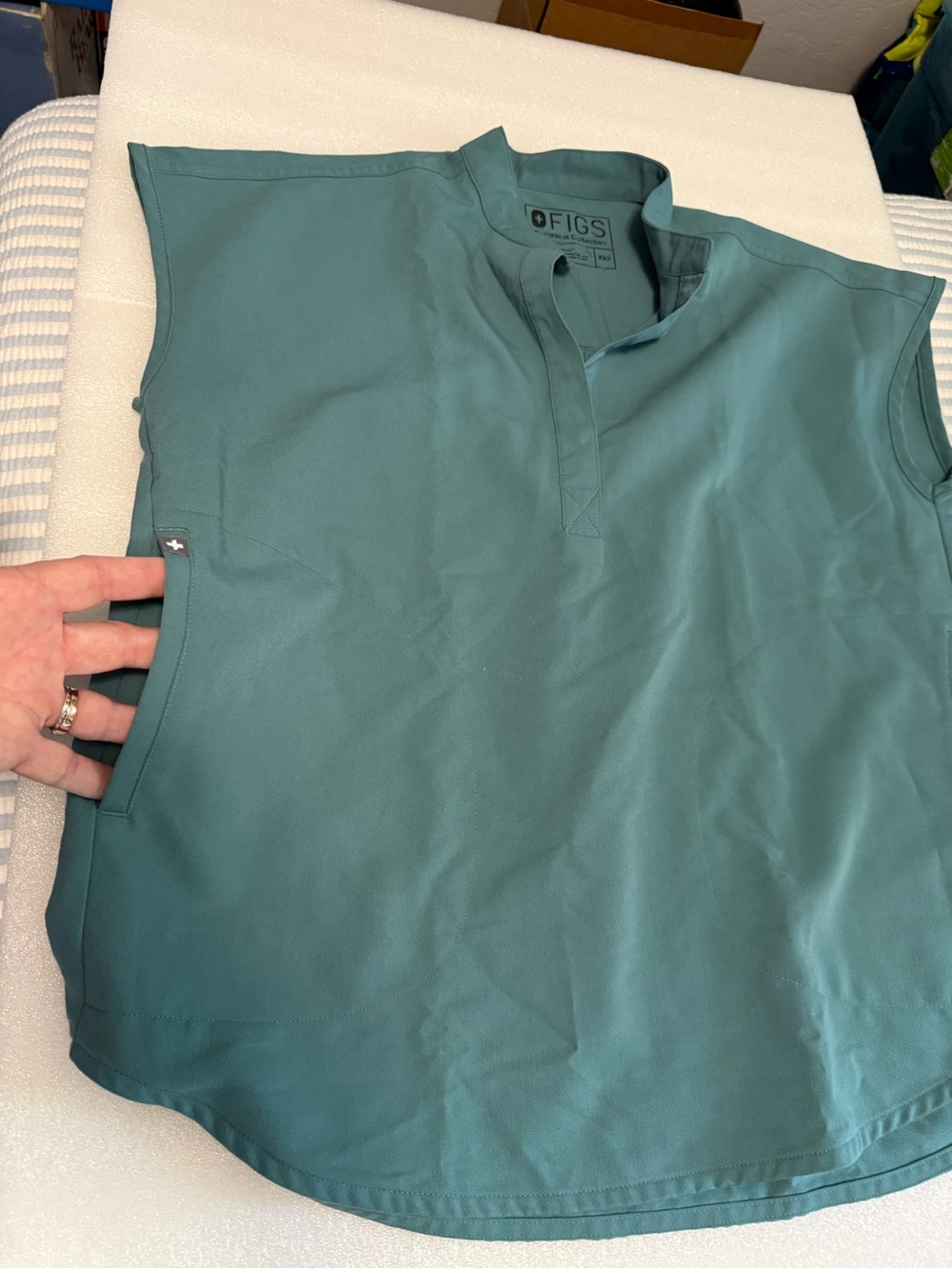 Figs Women's Short Sleeve Scrub Top Teal